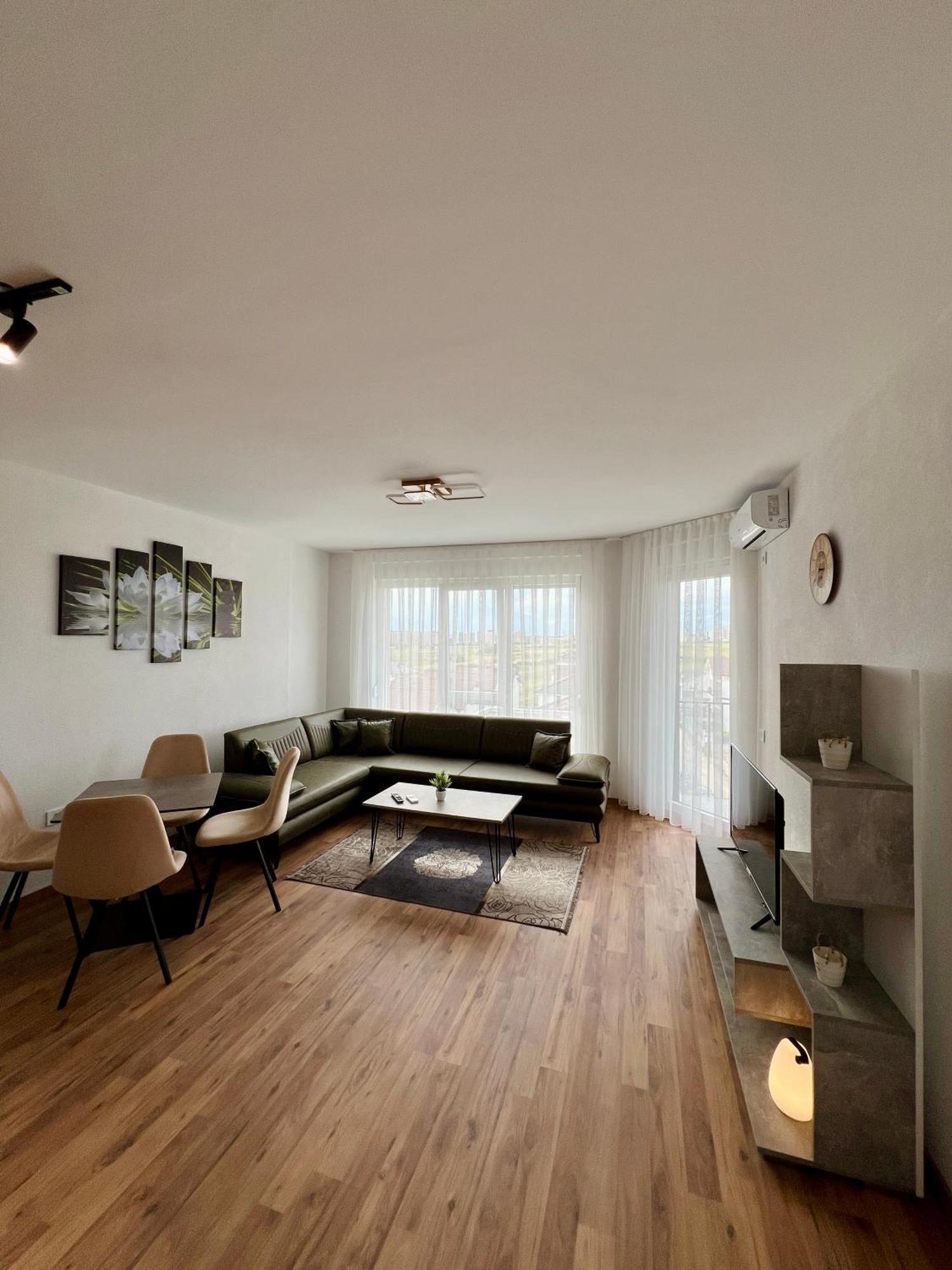 Holiday Apartments Gjakova Bagian luar foto